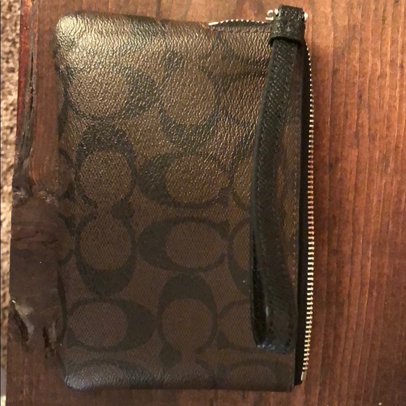 Coach Wallet / Wristlet - Picture 4 of 4
